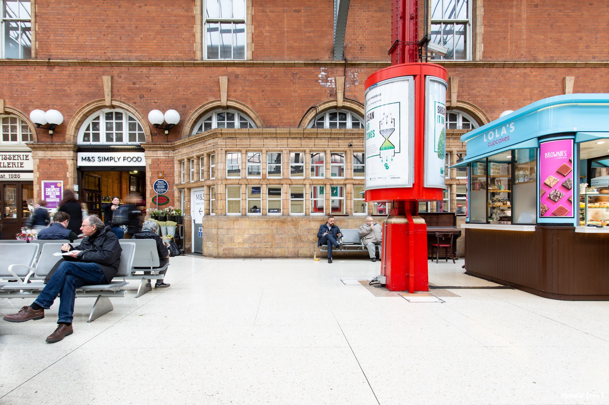 Marylebone_Station_Kiosk4.jpg